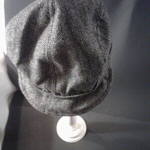 New! Vintage Badgley Mischka Black and White  Tweed Newsboy Cap
